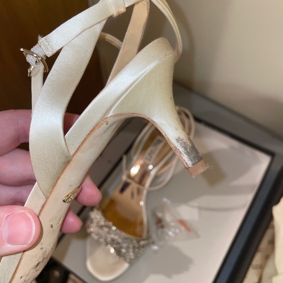 Short heels - Picture 4 of 6